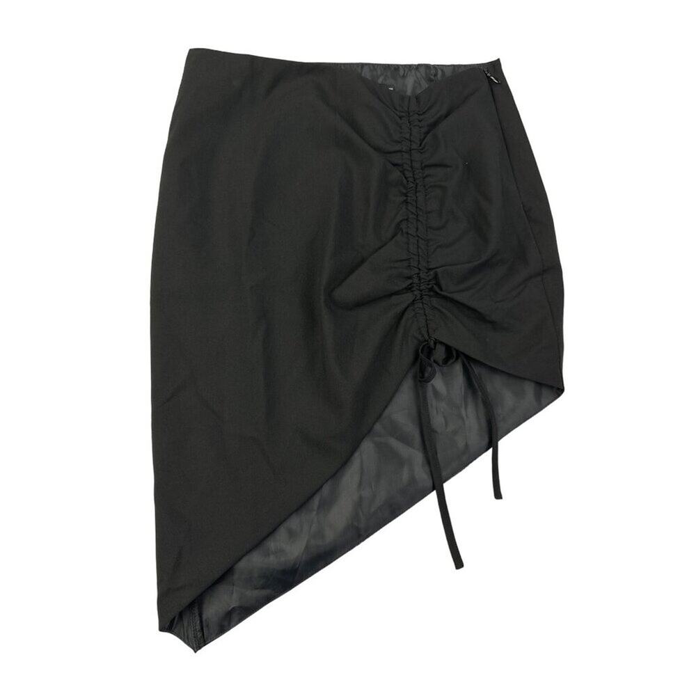 Finesse - Sora Asymmetrical Mini Skirt in Black